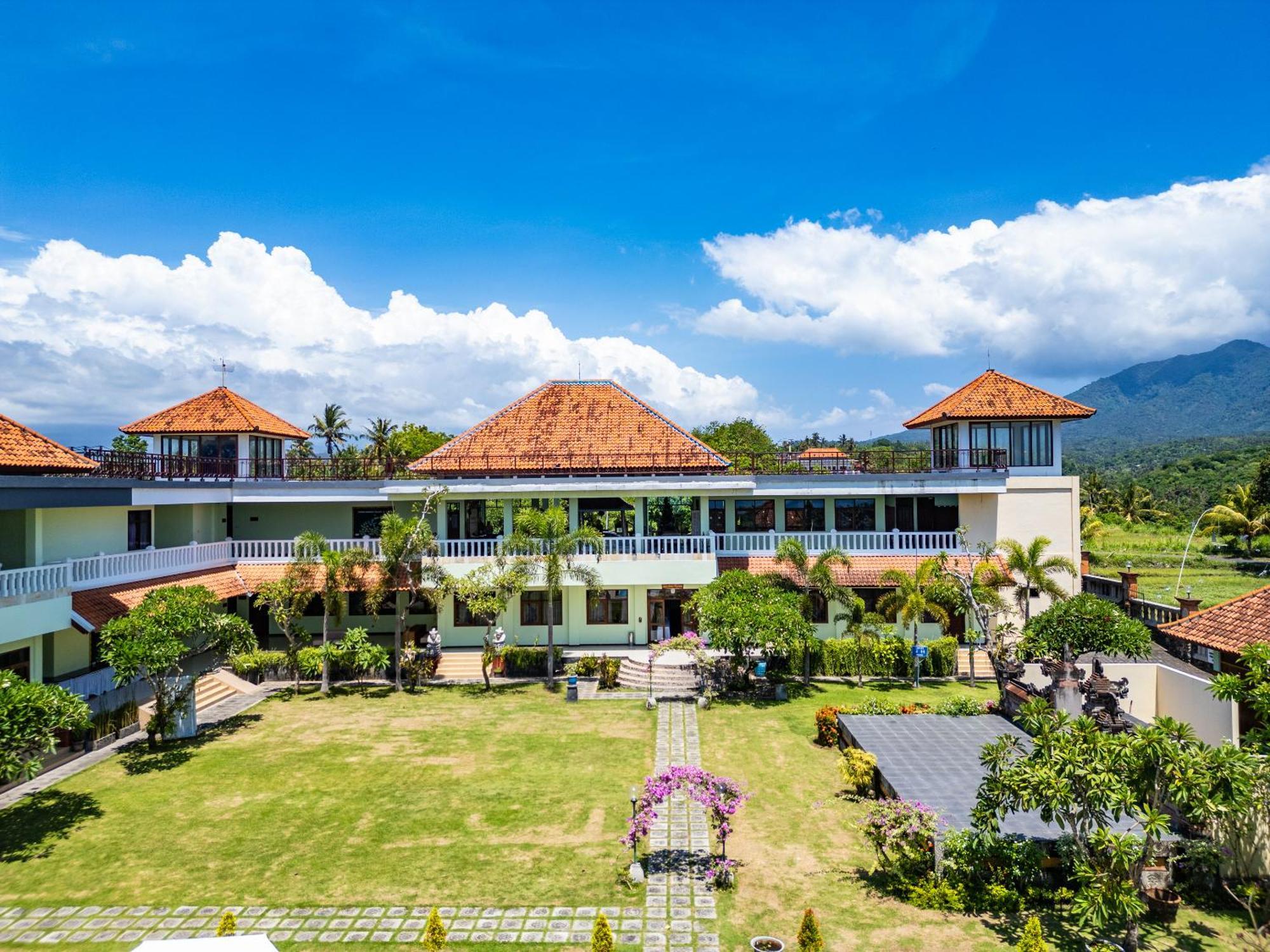 Taman Surgawi Resort&Spa Jasri Exterior foto